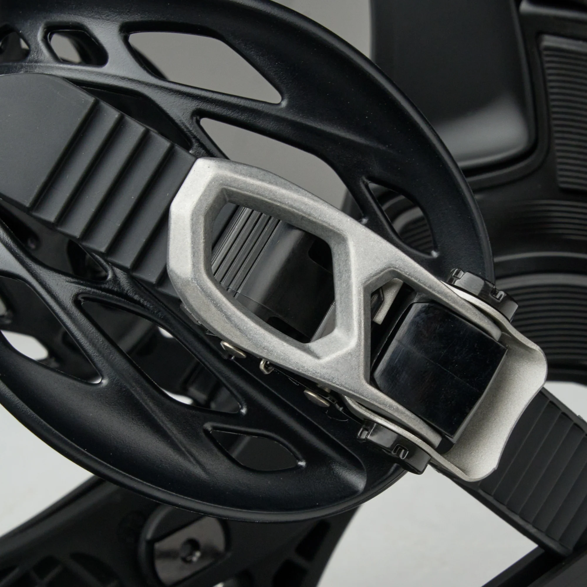 Burton Cartel X EST Snowboard Bindings 2026 - Image 5