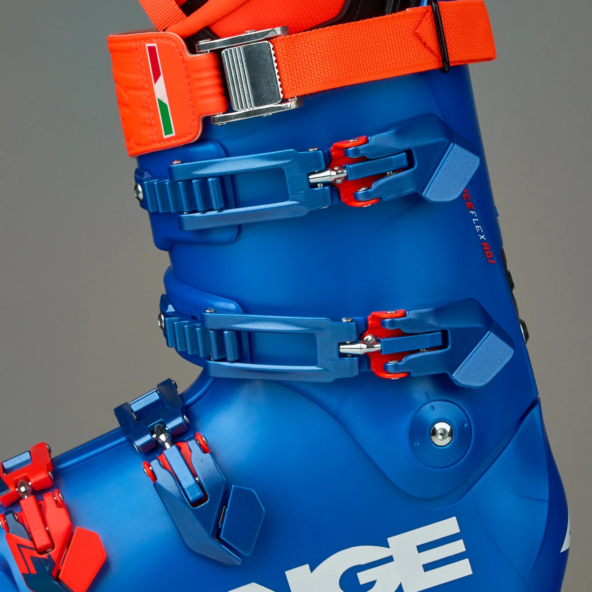 Lange RS 130 LV Ski Boots 2026 - Image 4
